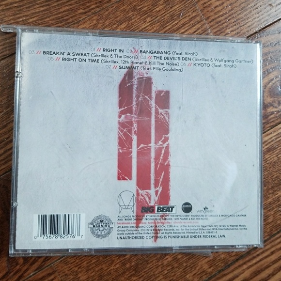 Skrillex - Picture 2 of 2